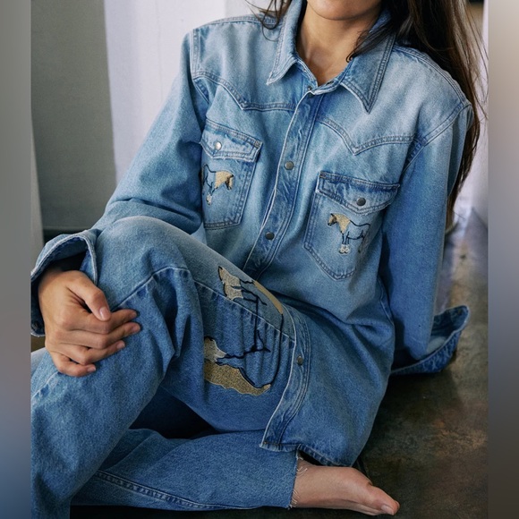 NWT Free People Understated Leather Horsey Denim Shirt. Size Medium - Picture 11 of 11